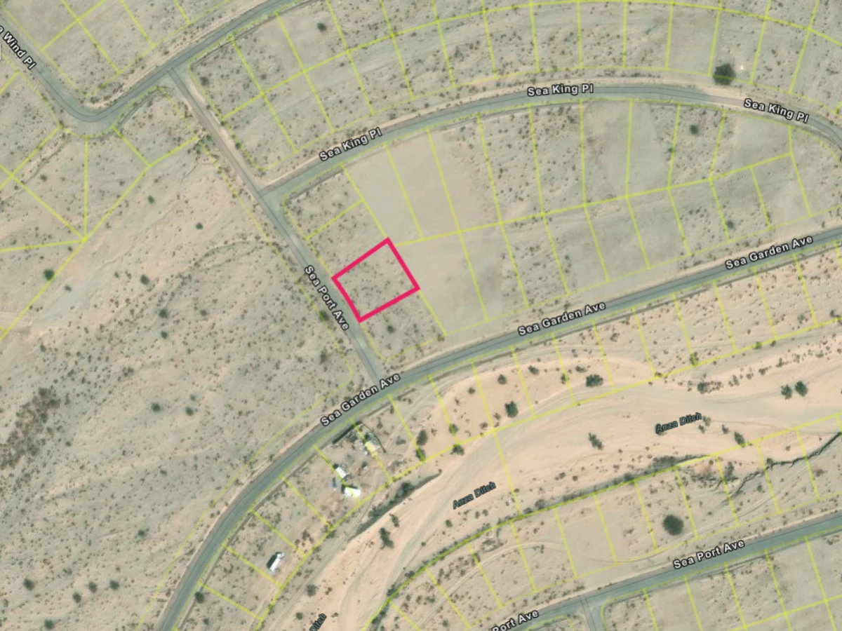 Room to spread out on 12,291 square feet in Salton City, CA