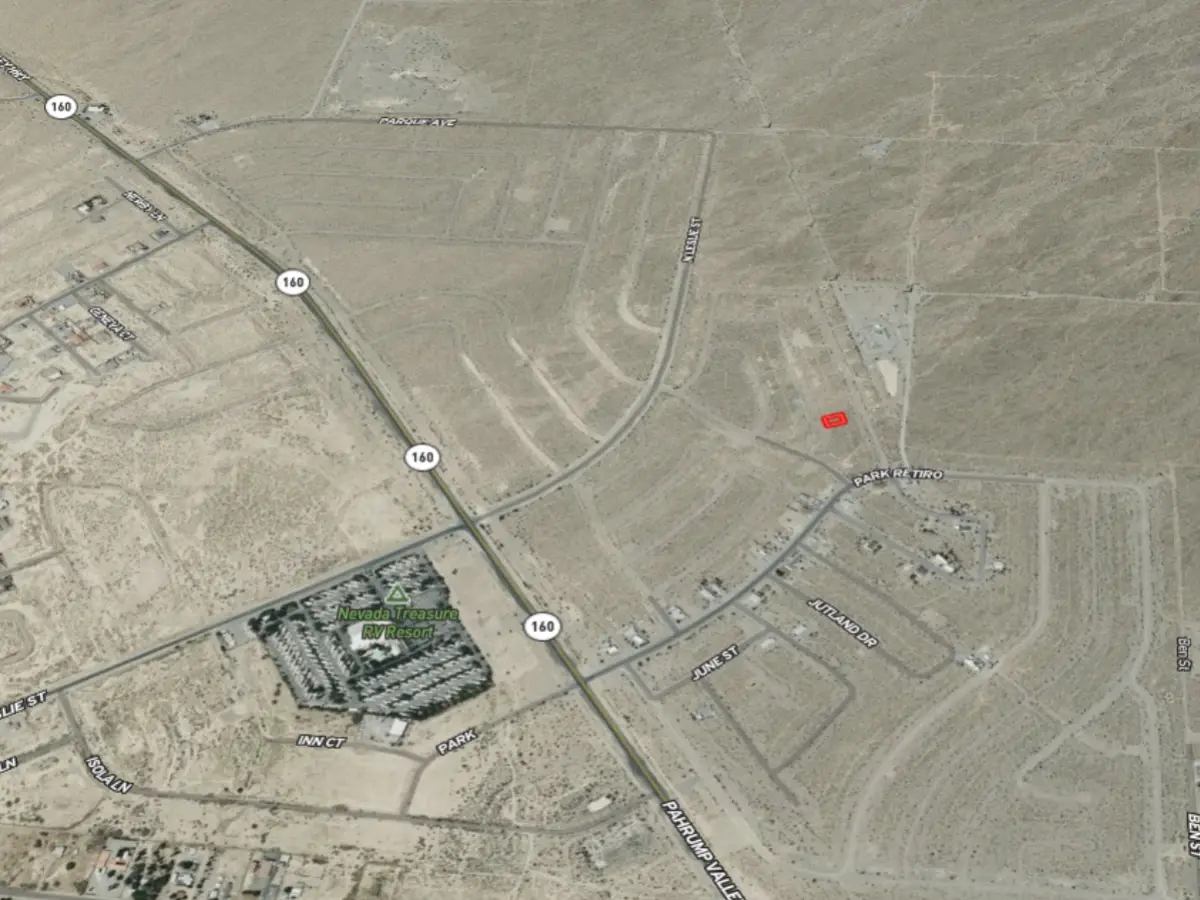 A lot to call your own near Pahrump wine country, NV — thumbnail 8