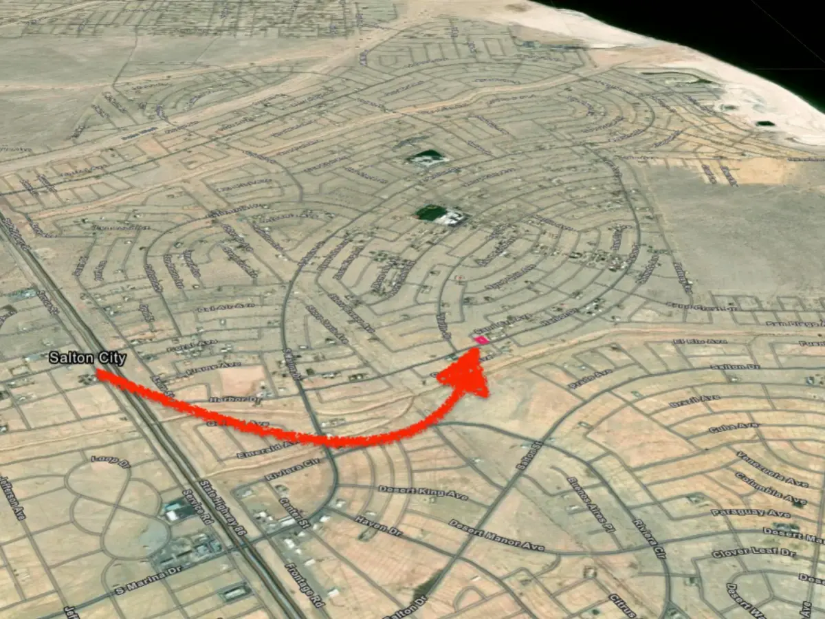 Corner lot with homes nearby - 9,938 square feet in Salton City — thumbnail 6