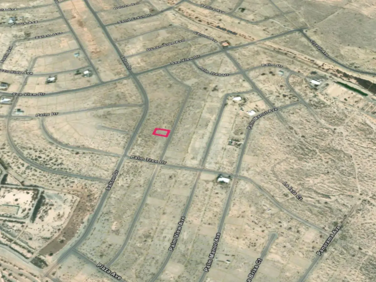 9,920 Square Foot Lot With Paved Road Access in Salton City, CA — thumbnail 6