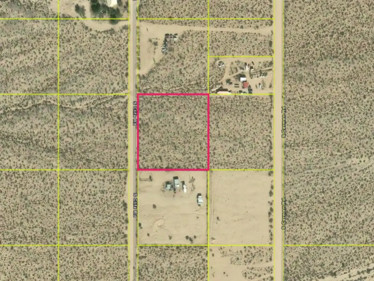 Power at the road on 2.35 acres in Yucca, AZ — thumbnail 4