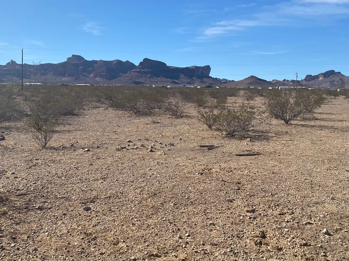 Power at the property line on 2.35 acres in Golden Valley, AZ — thumbnail 3